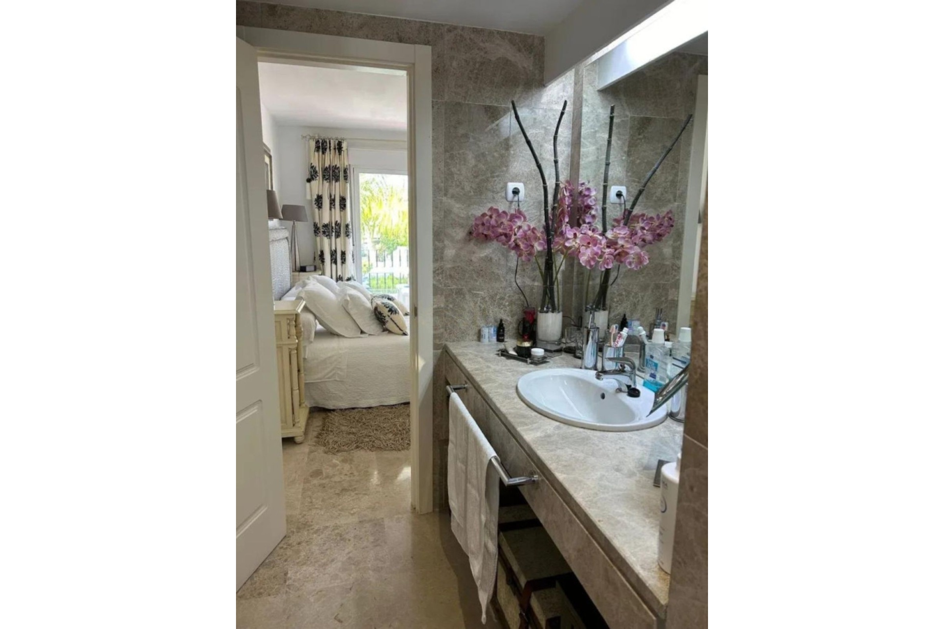 Resale - Villa - Marbella - Puerto Banús