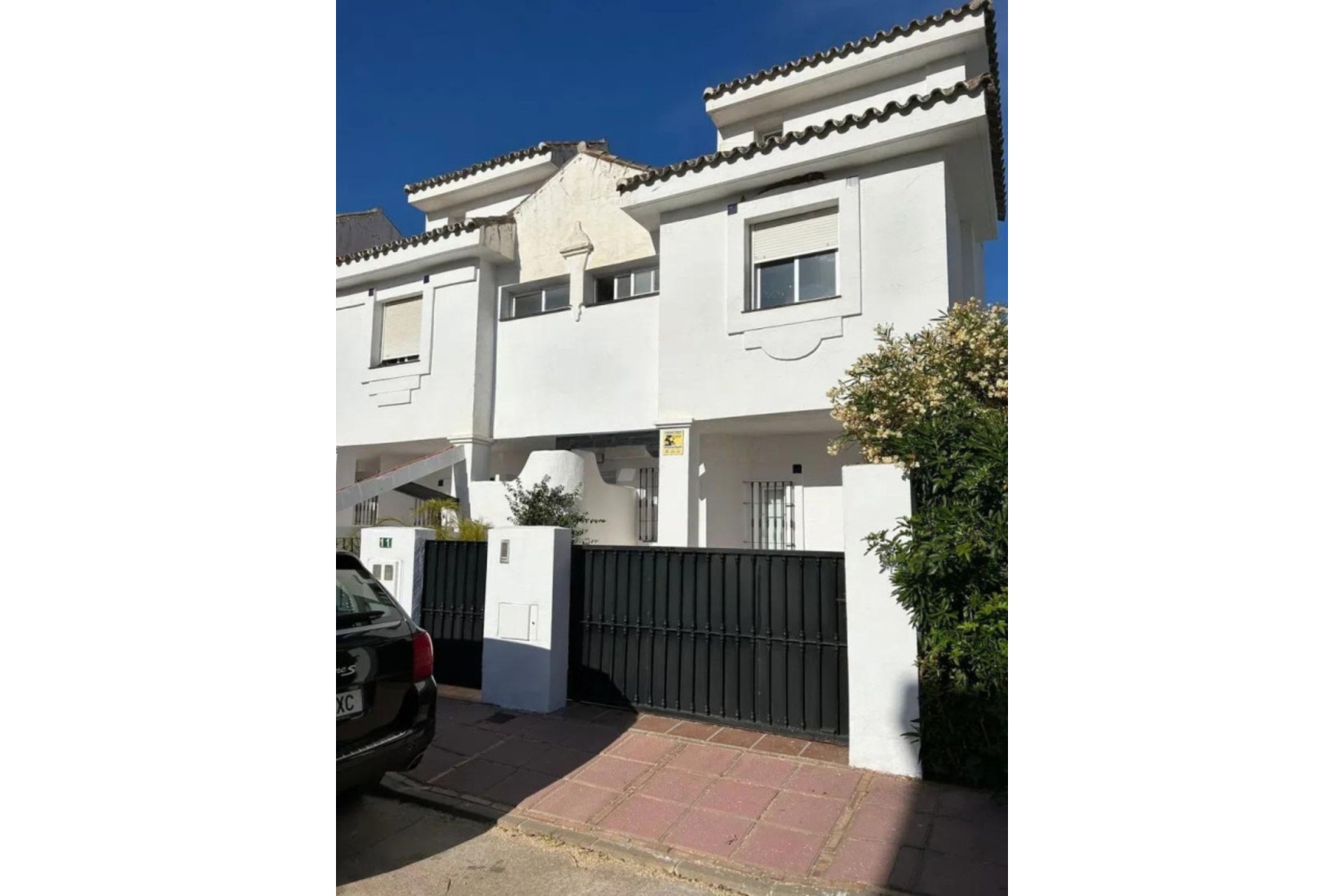 Resale - Villa - Marbella - Puerto Banús