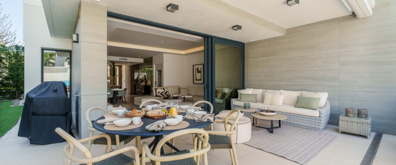 Resale - Villa - Marbella - Puerto Banús