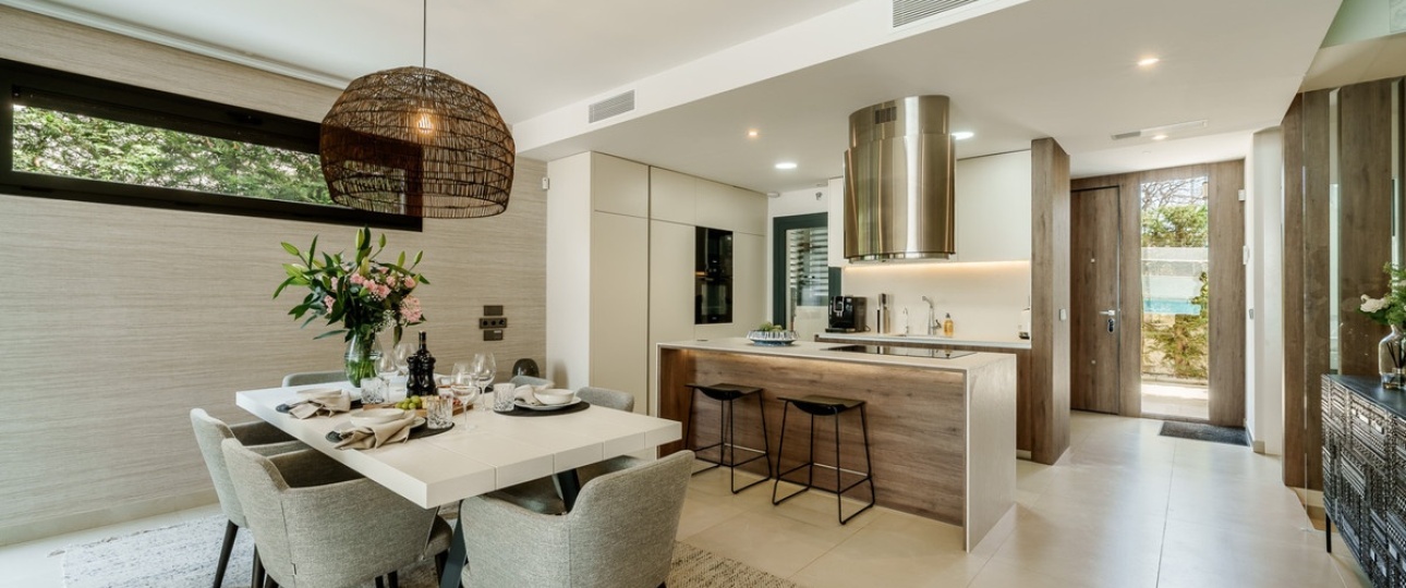 Resale - Villa - Marbella - Puerto Banús