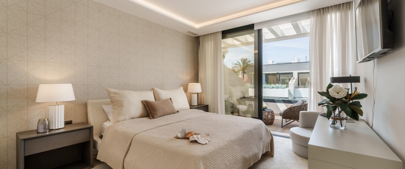 Resale - Villa - Marbella - Puerto Banús