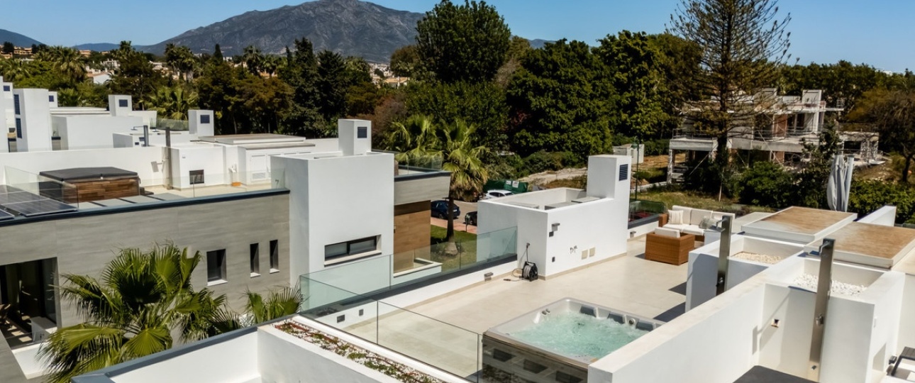 Resale - Villa - Marbella - Puerto Banús