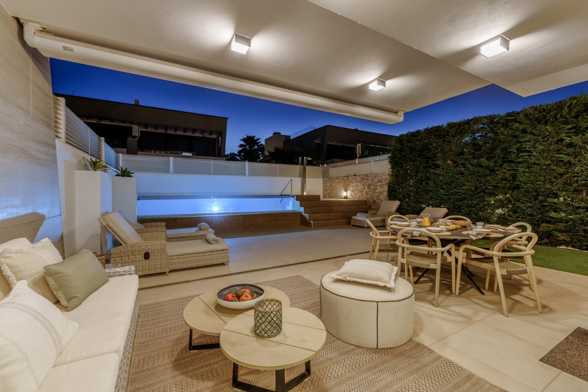 Resale - Villa - Marbella - Puerto Banús