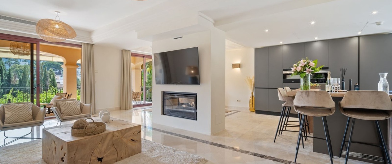 Resale - Villa - Marbella - Puerto Banús