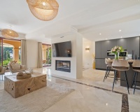 Resale - Villa - Marbella - Puerto Banús