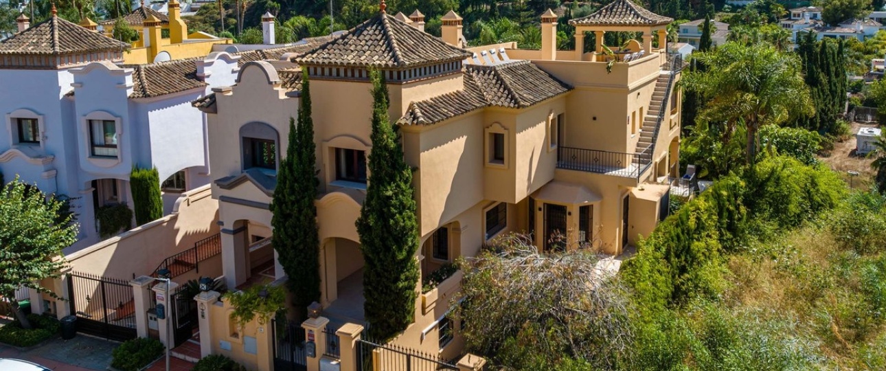Resale - Villa - Marbella - Puerto Banús