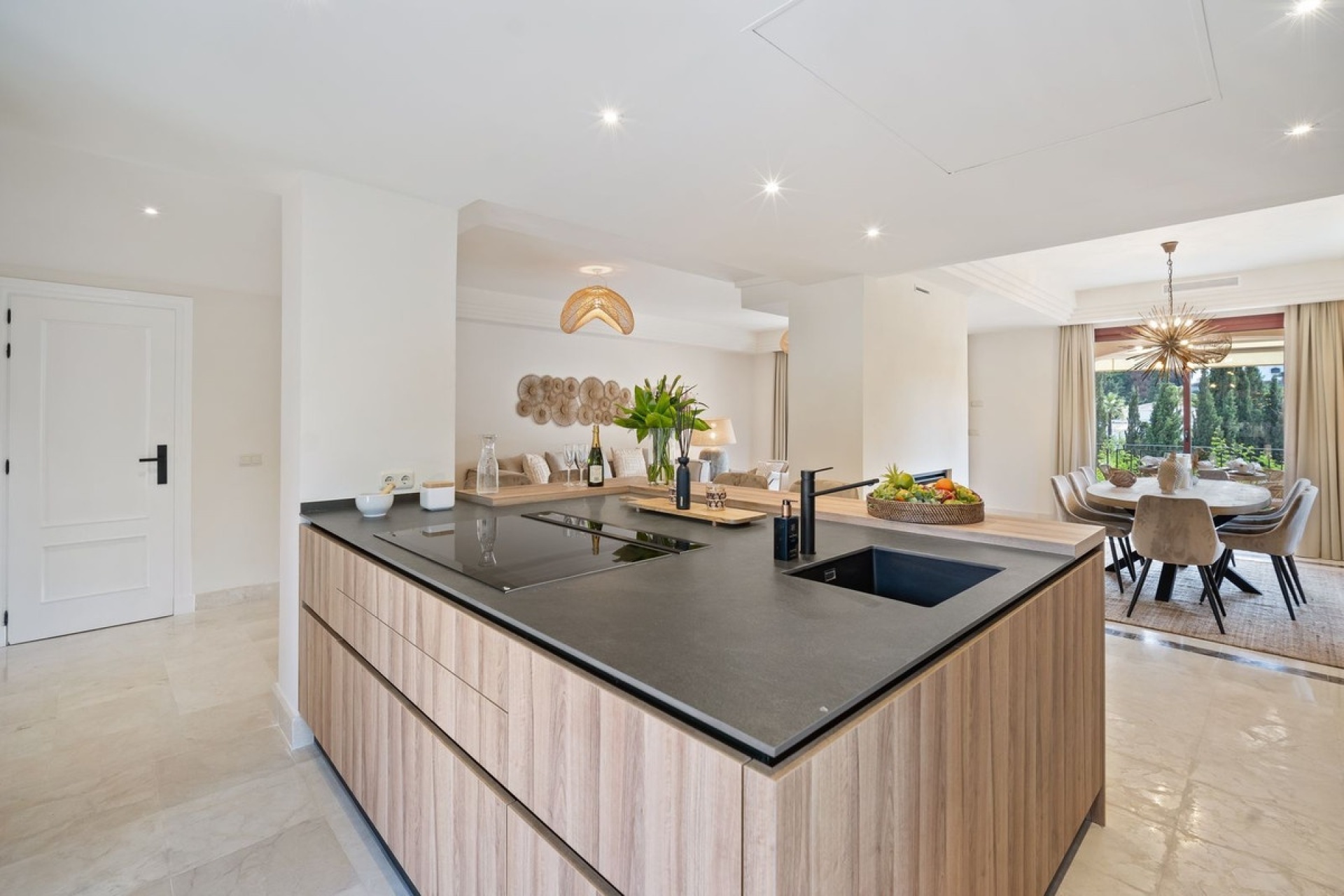 Resale - Villa - Marbella - Puerto Banús
