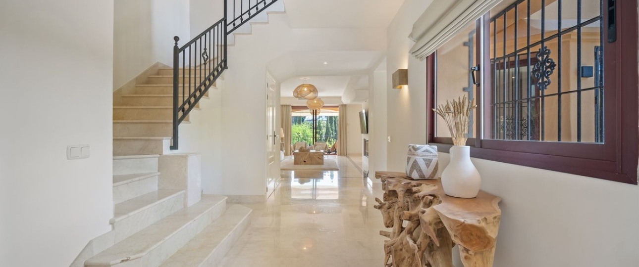 Resale - Villa - Marbella - Puerto Banús
