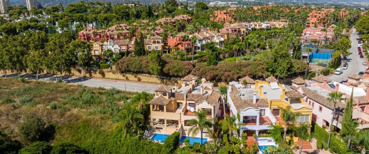 Resale - Villa - Marbella - Puerto Banús