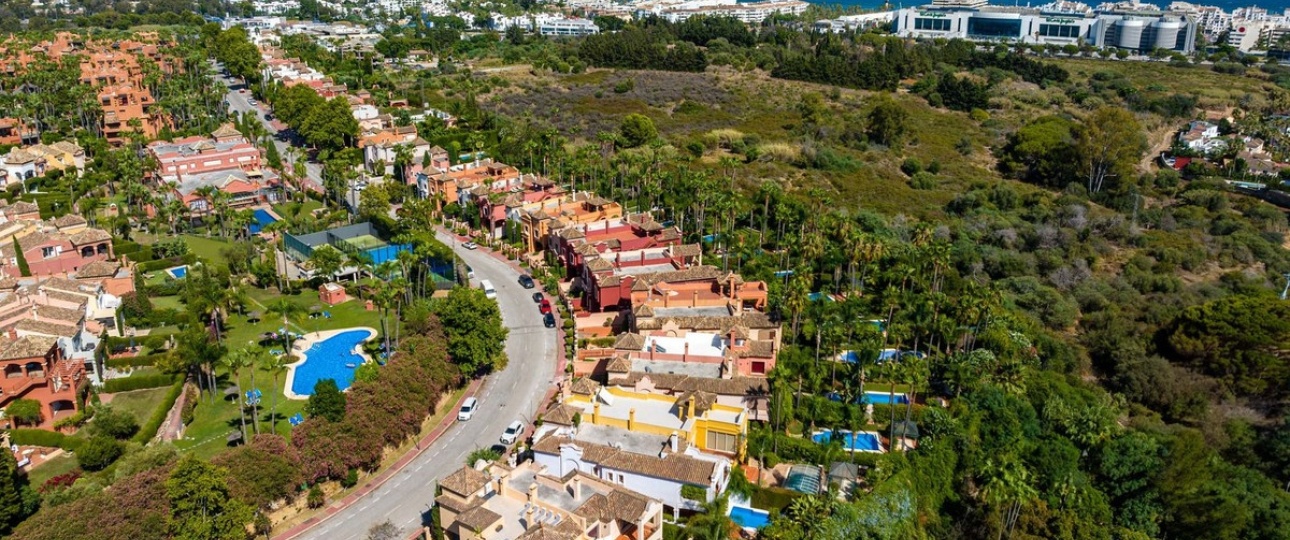Resale - Villa - Marbella - Puerto Banús