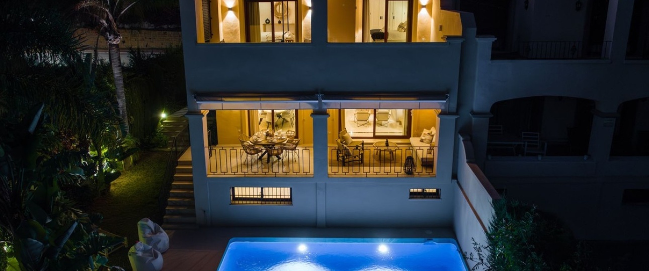 Resale - Villa - Marbella - Puerto Banús