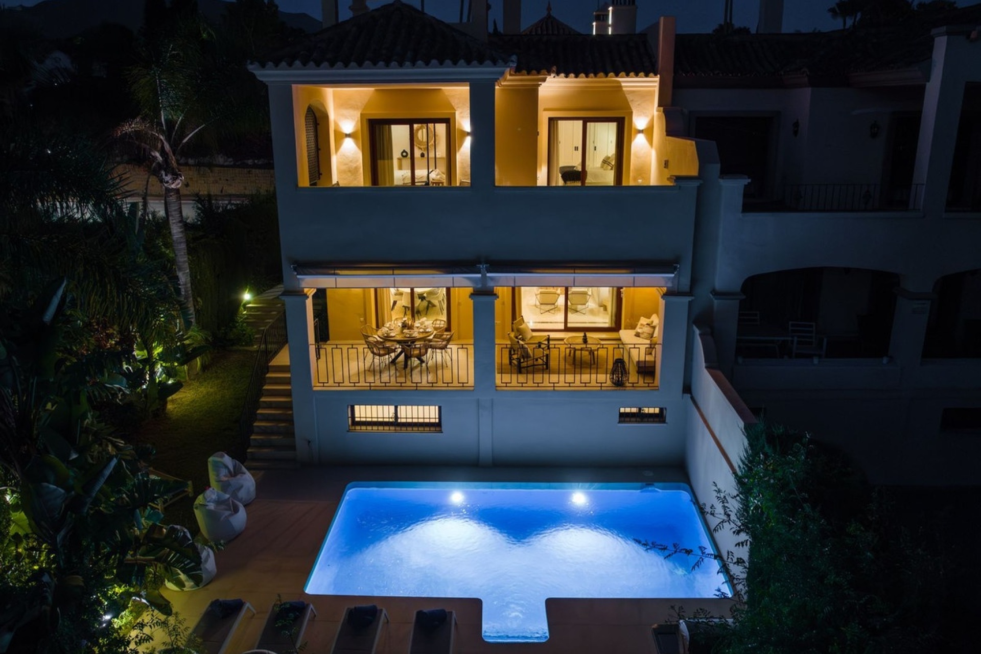 Resale - Villa - Marbella - Puerto Banús