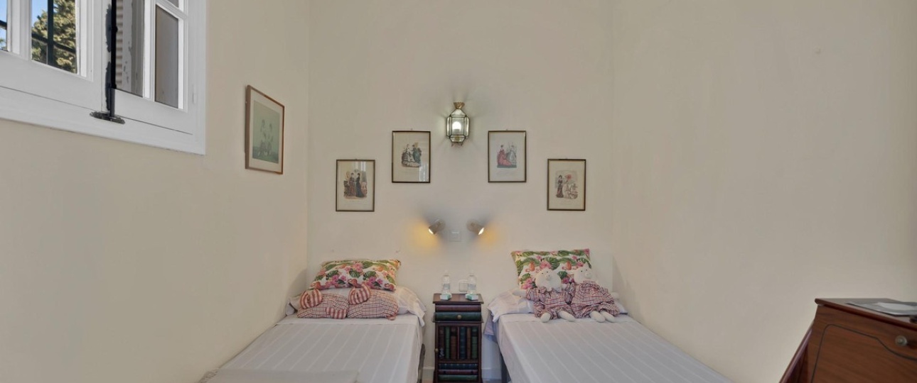 Resale - Villa - Marbella - Puerto Banús