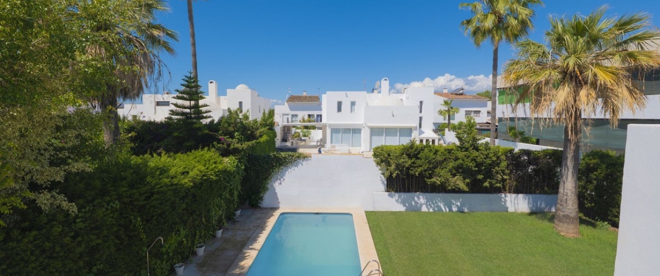 Resale - Villa - Marbella - Puerto Banús