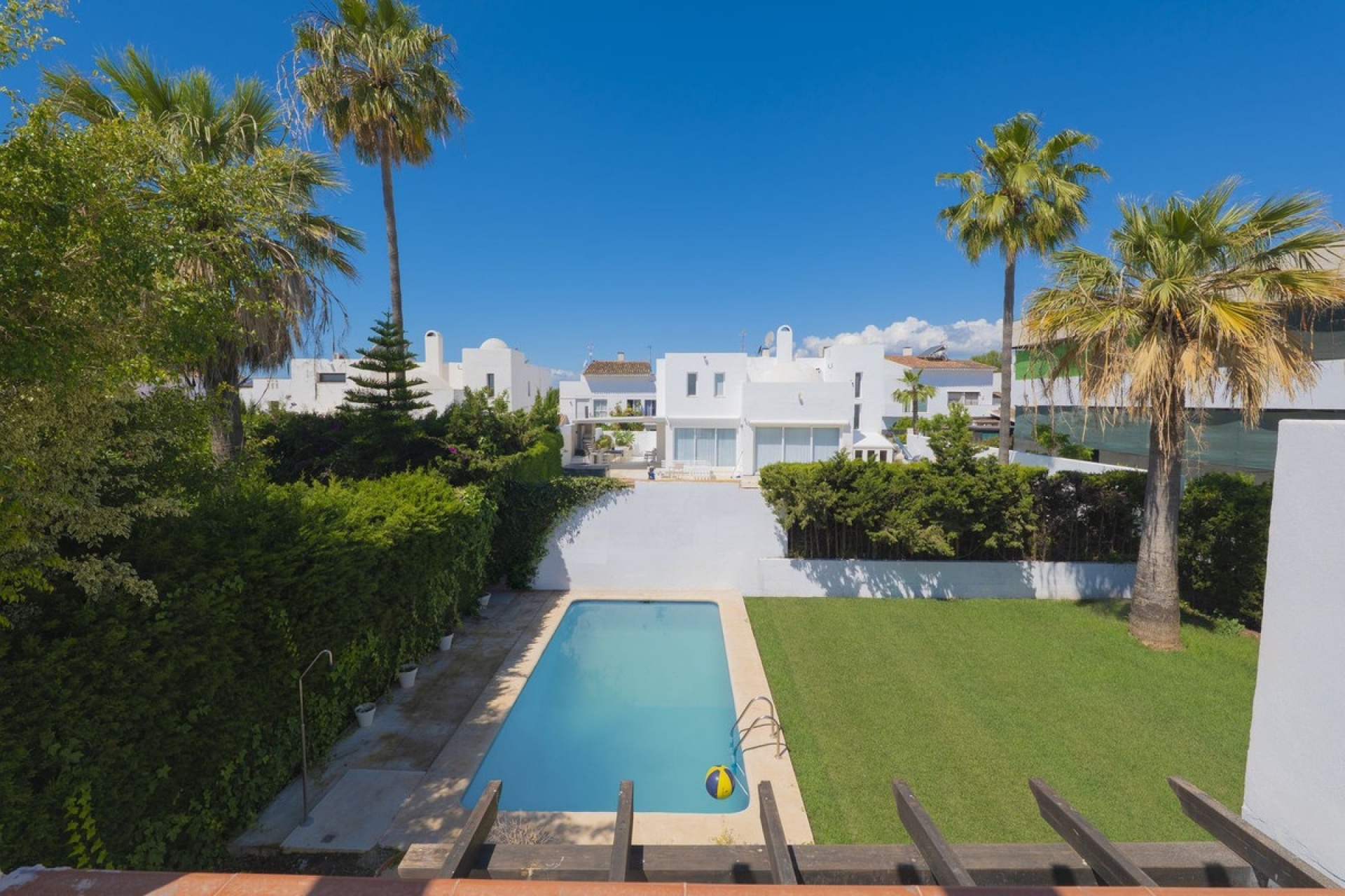 Resale - Villa - Marbella - Puerto Banús