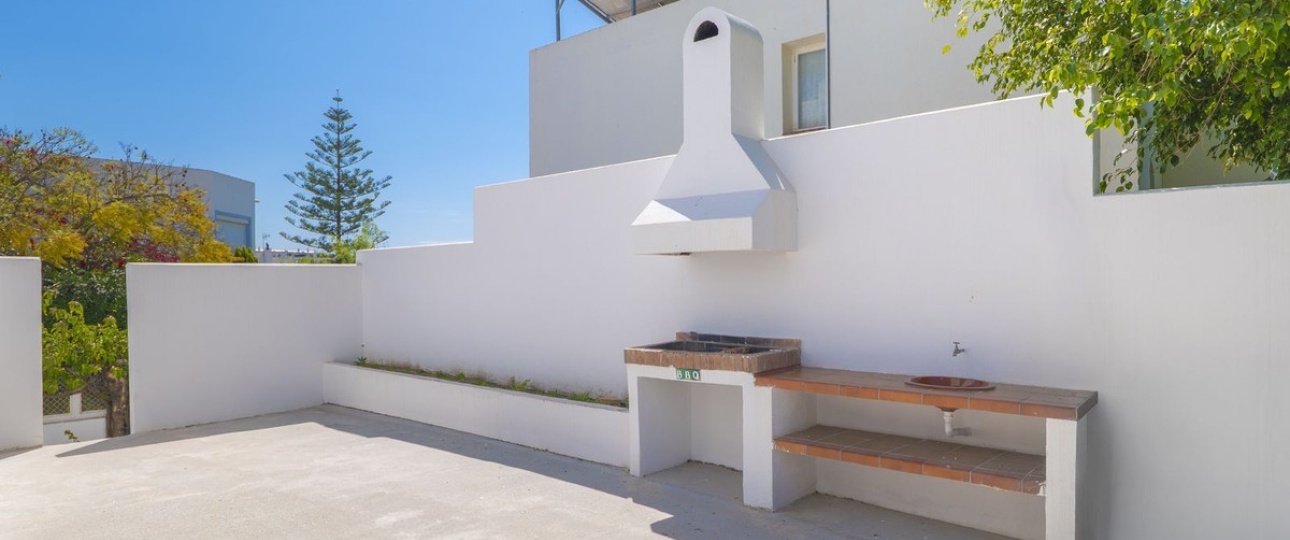 Resale - Villa - Marbella - Puerto Banús