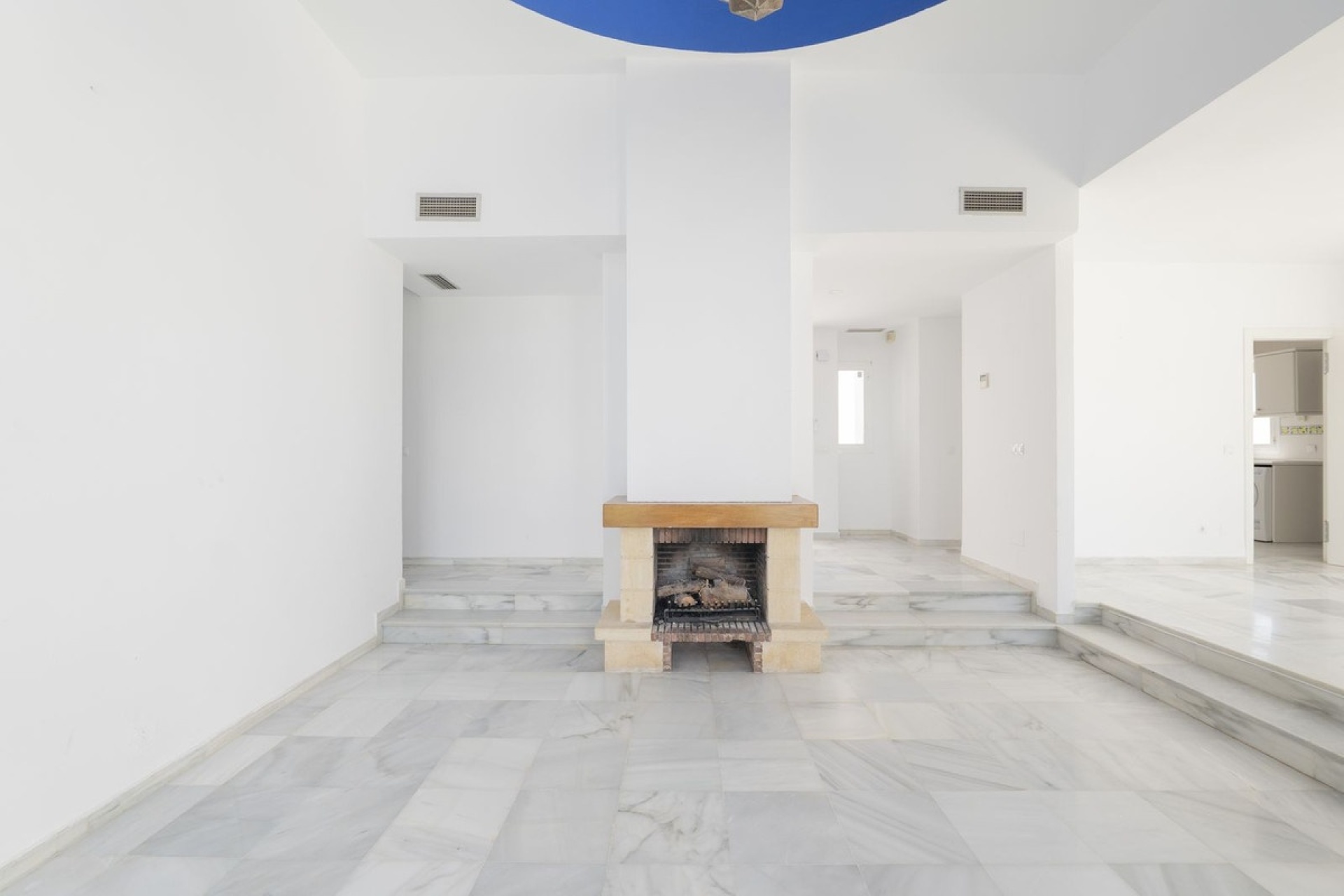 Resale - Villa - Marbella - Puerto Banús