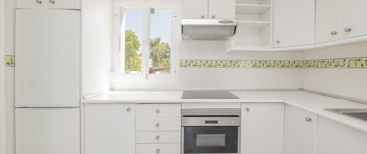 Resale - Villa - Marbella - Puerto Banús