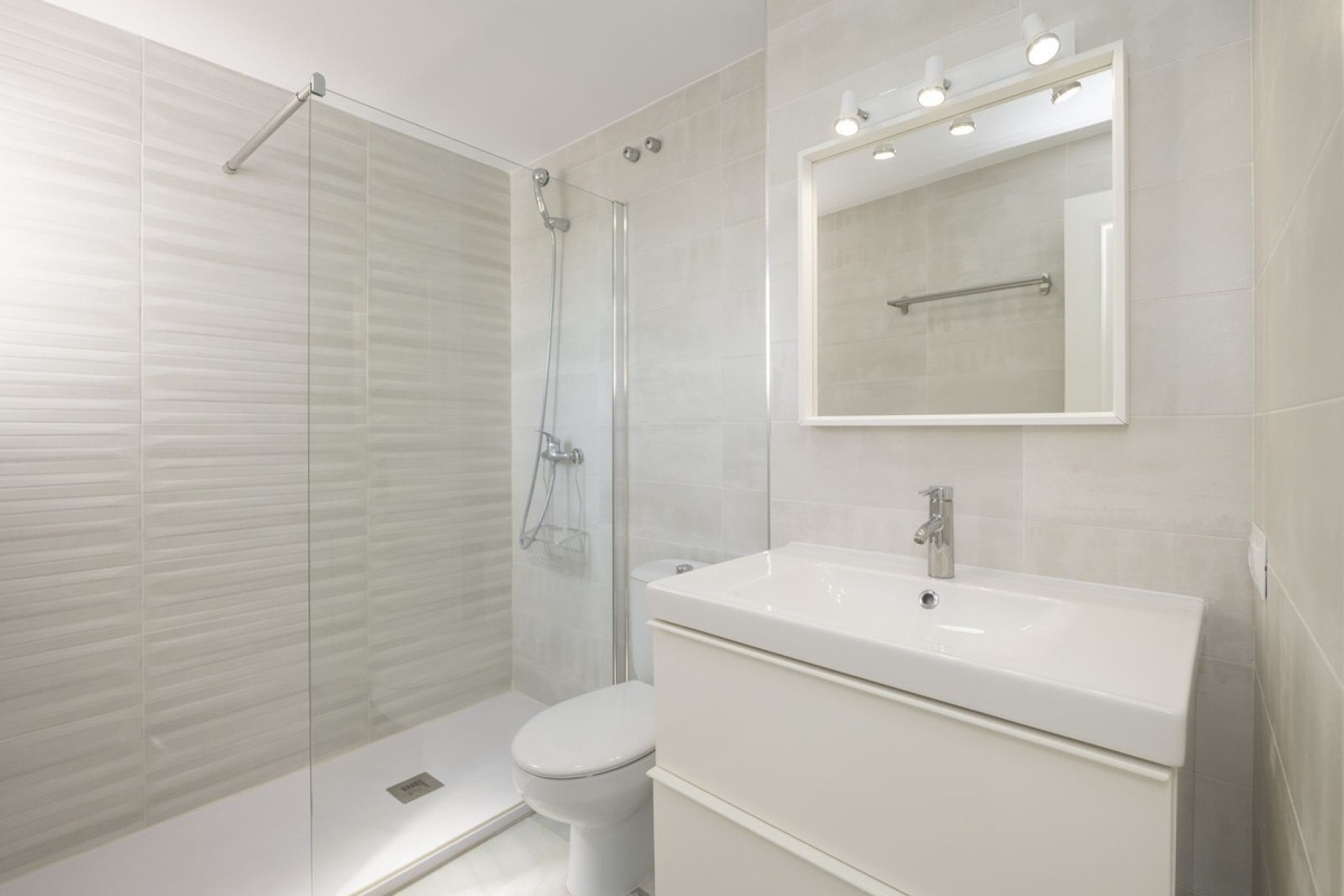 Resale - Villa - Marbella - Puerto Banús