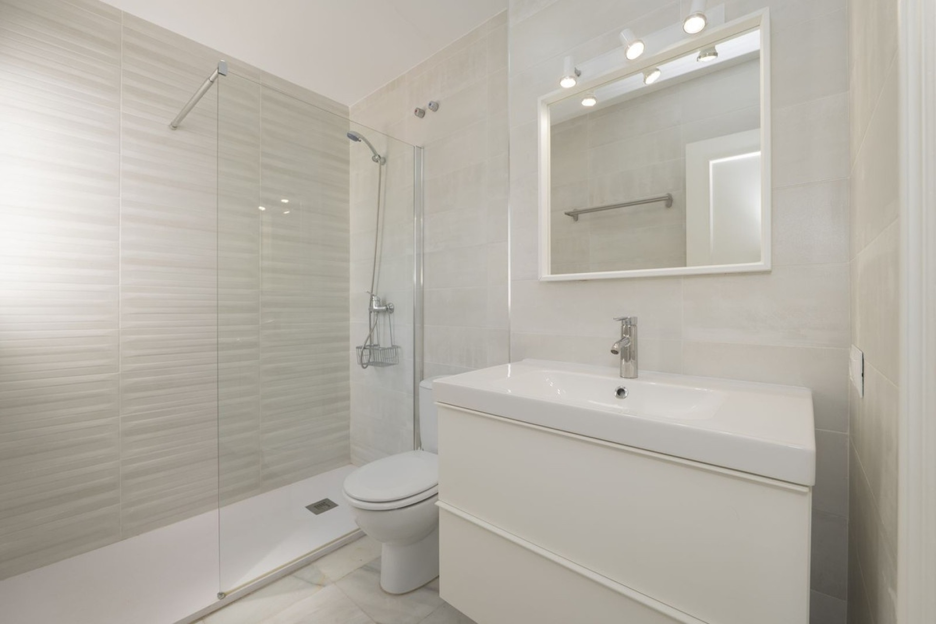 Resale - Villa - Marbella - Puerto Banús