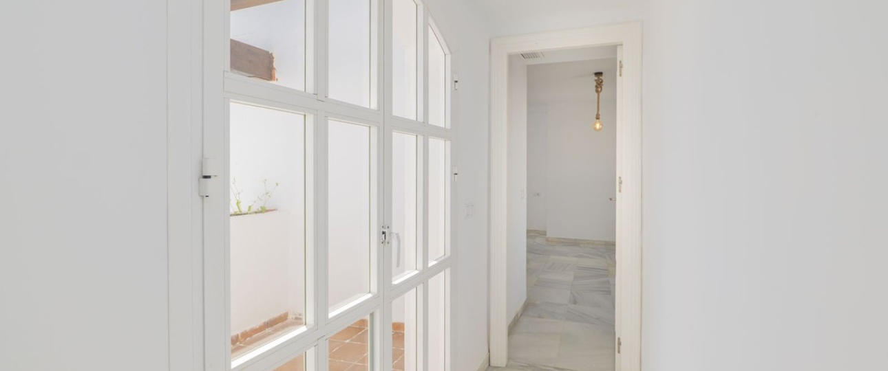 Resale - Villa - Marbella - Puerto Banús