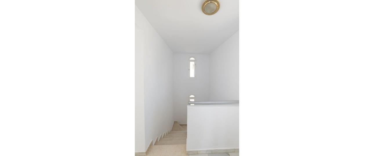 Resale - Villa - Marbella - Puerto Banús