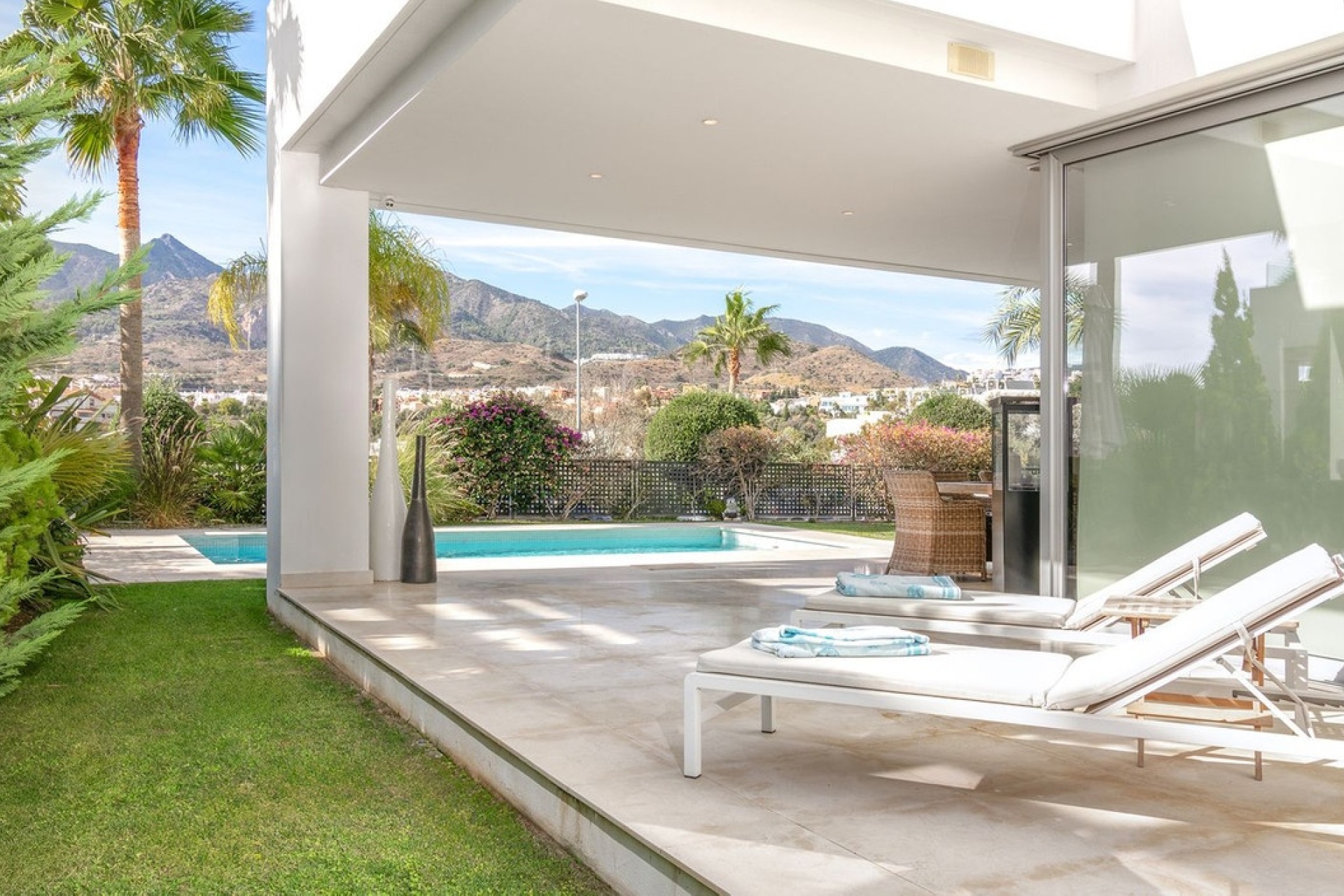 Resale - Villa - Marbella - Río Real
