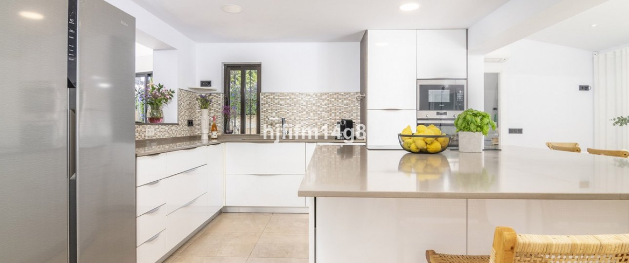 Resale - Villa - Marbella - San Pedro de Alcántara