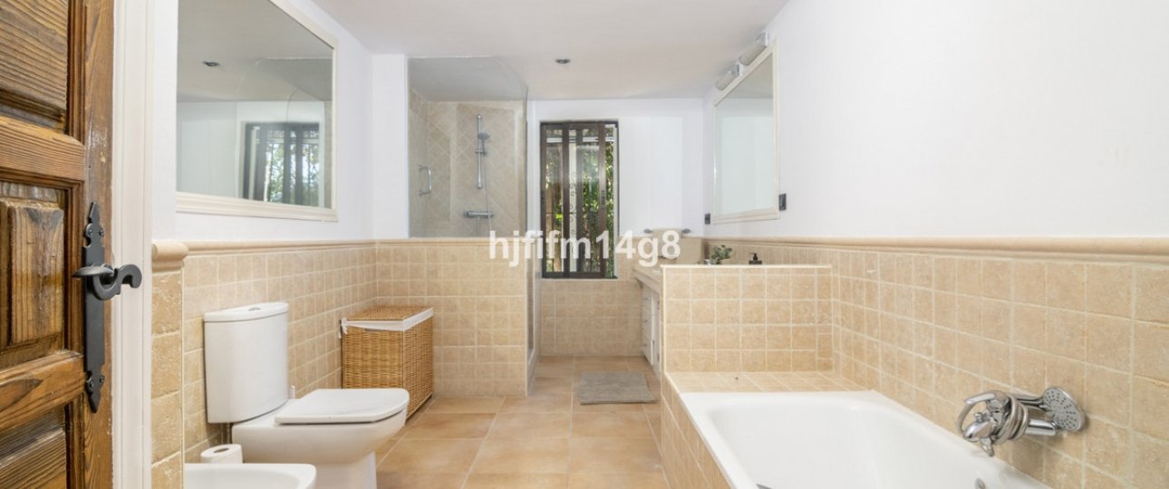 Resale - Villa - Marbella - San Pedro de Alcántara