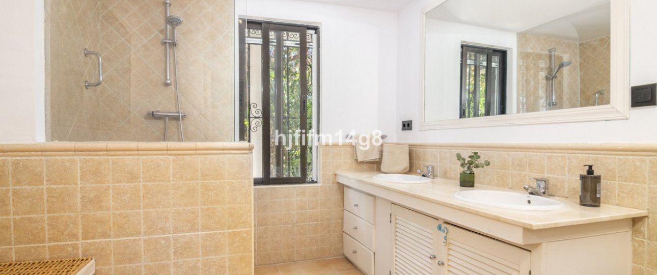 Resale - Villa - Marbella - San Pedro de Alcántara