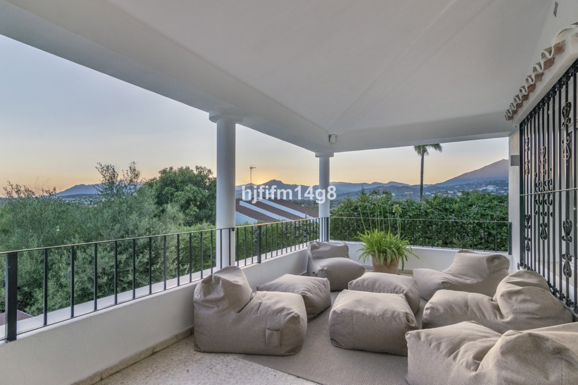 Resale - Villa - Marbella - San Pedro de Alcántara