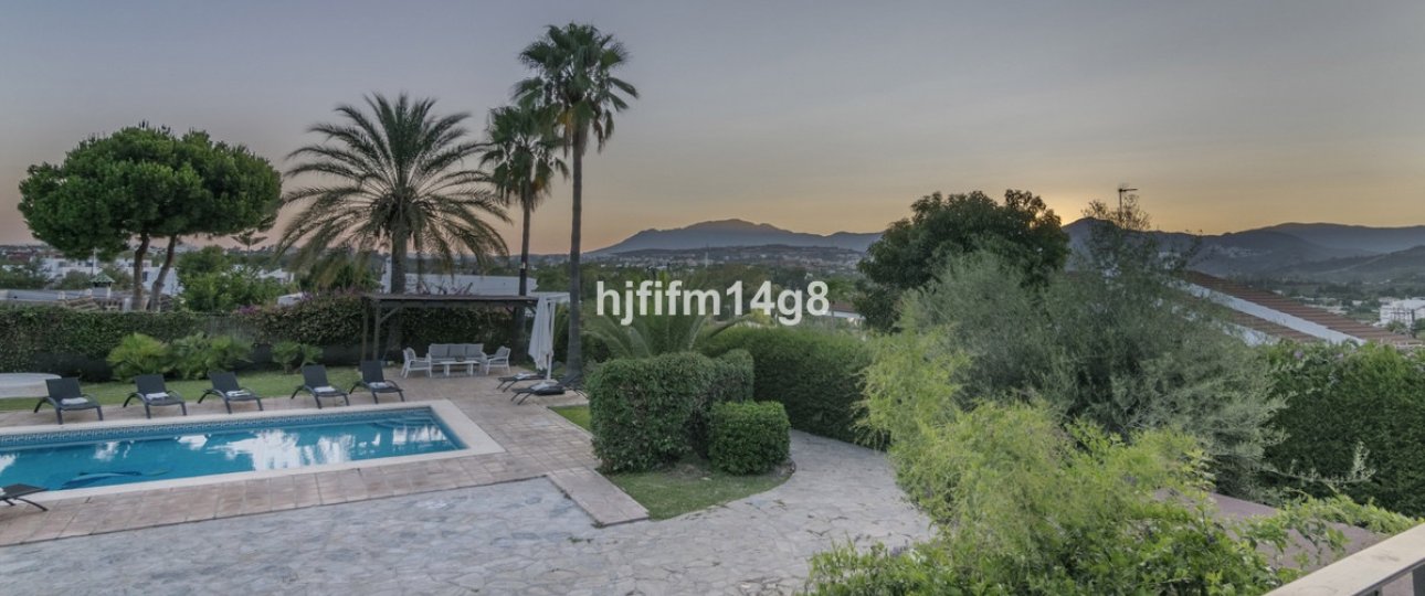 Resale - Villa - Marbella - San Pedro de Alcántara