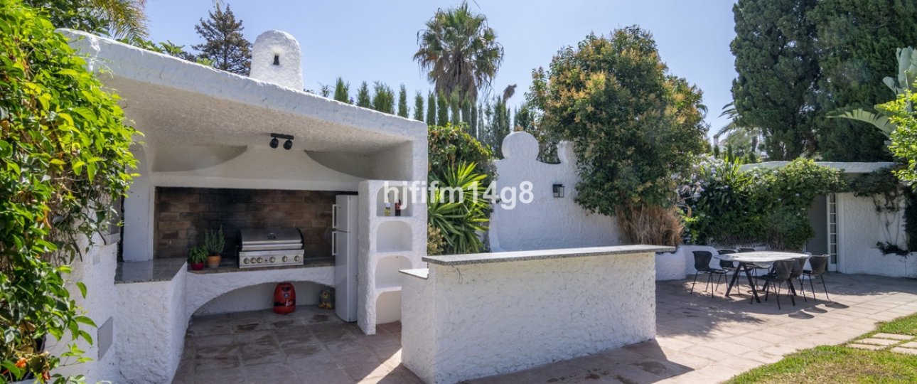 Resale - Villa - Marbella - San Pedro de Alcántara