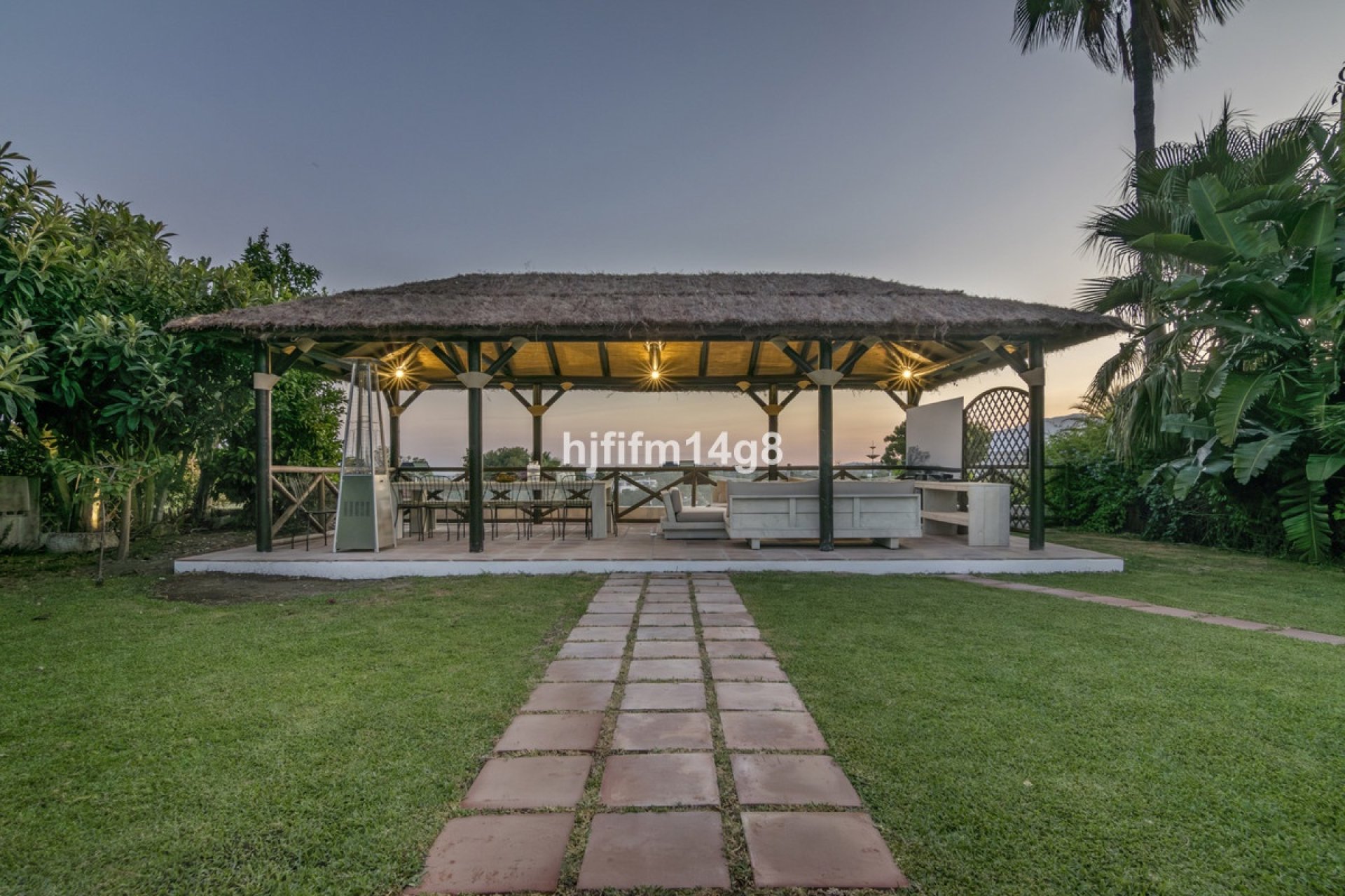 Resale - Villa - Marbella - San Pedro de Alcántara