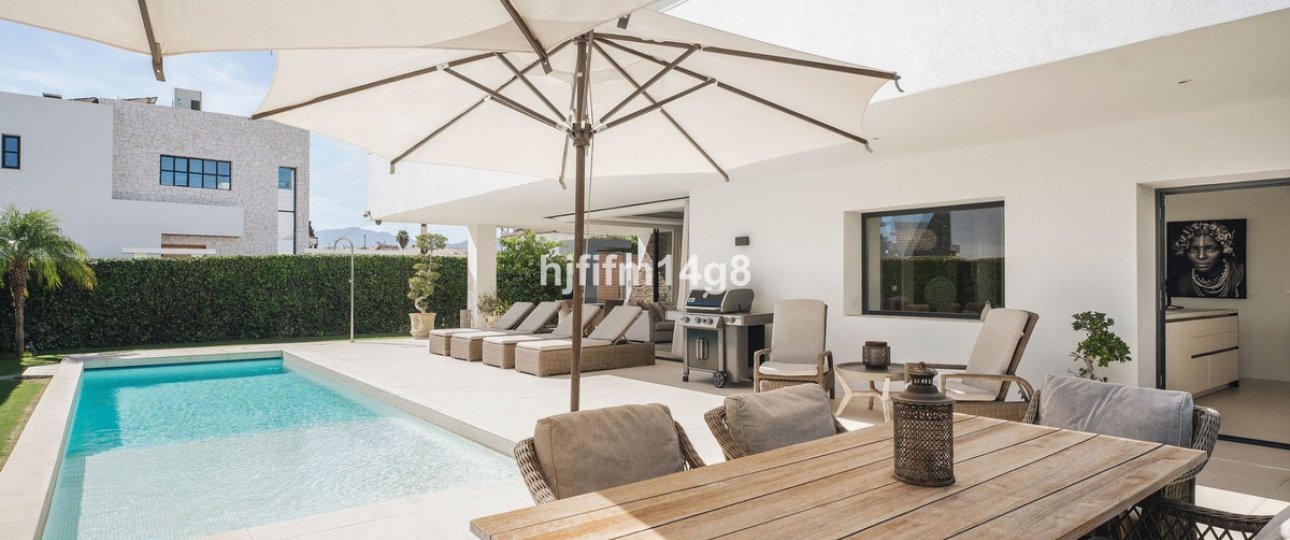 Resale - Villa - Marbella - San Pedro de Alcántara