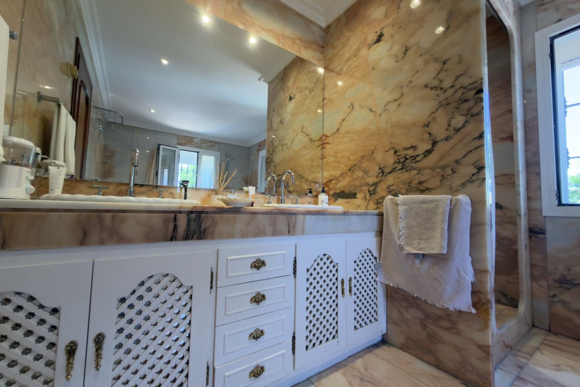 Resale - Villa - Marbella - San Pedro de Alcántara