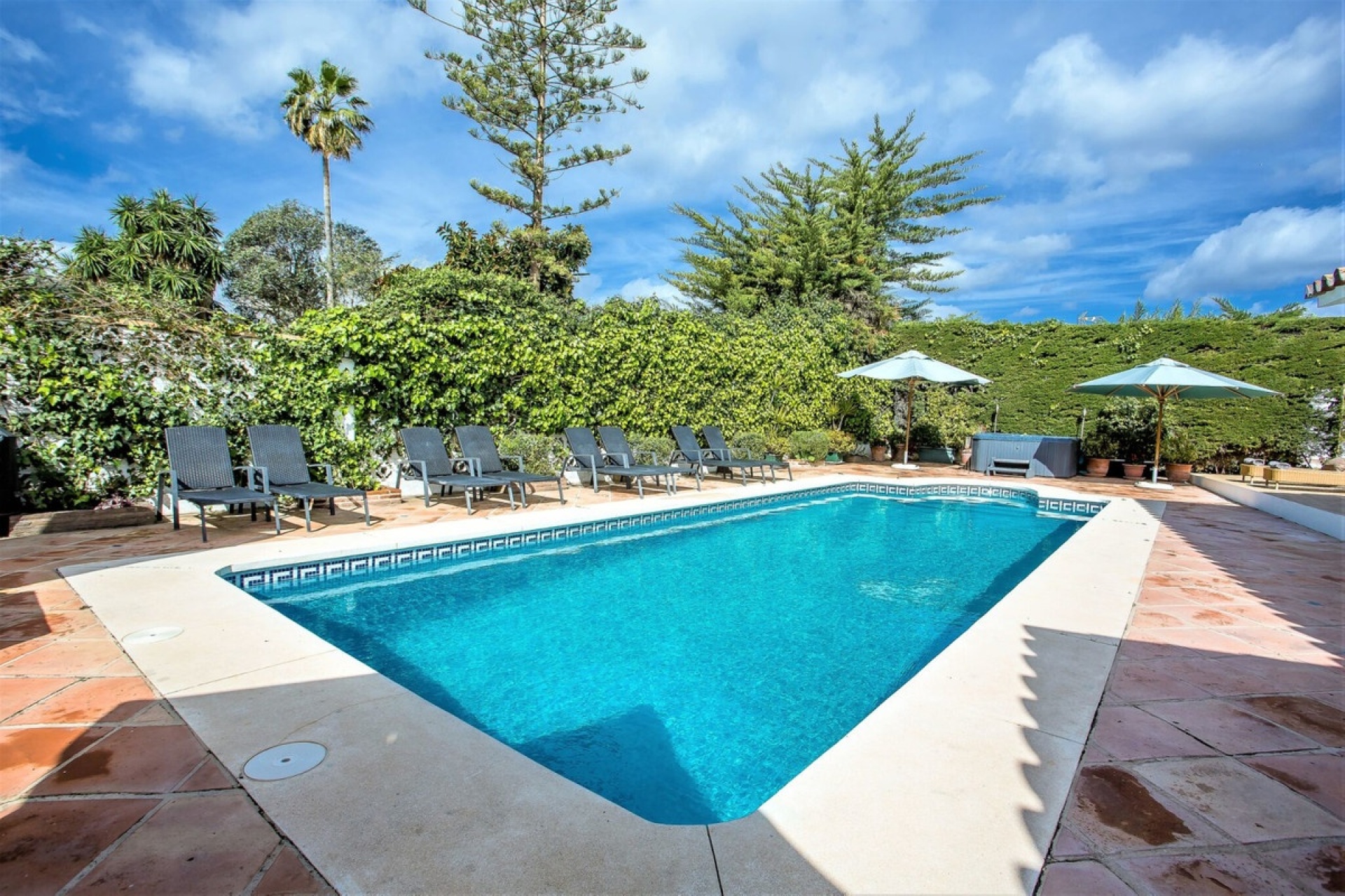 Resale - Villa - Marbella - San Pedro de Alcántara