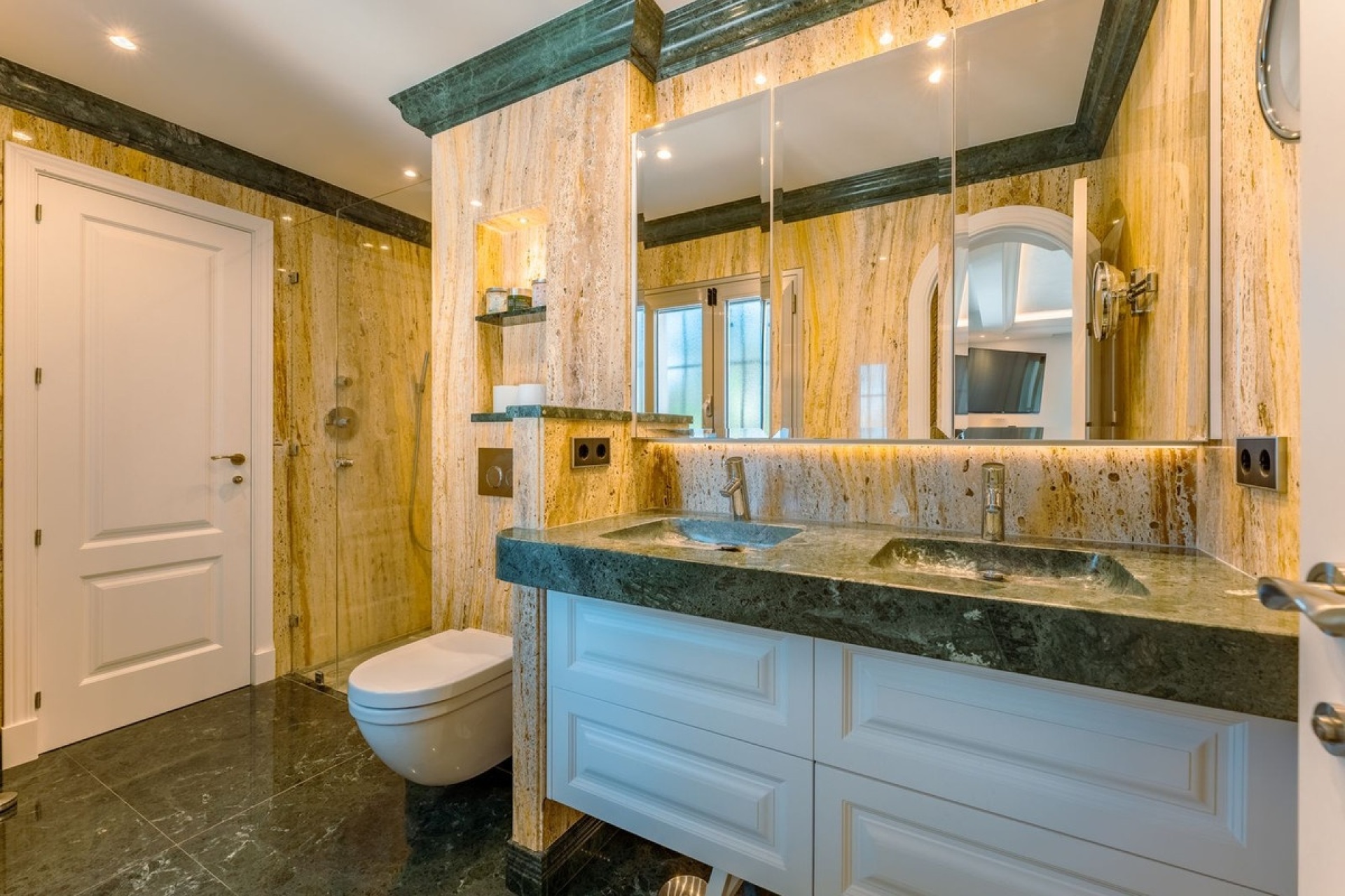 Resale - Villa - Marbella - San Pedro de Alcántara