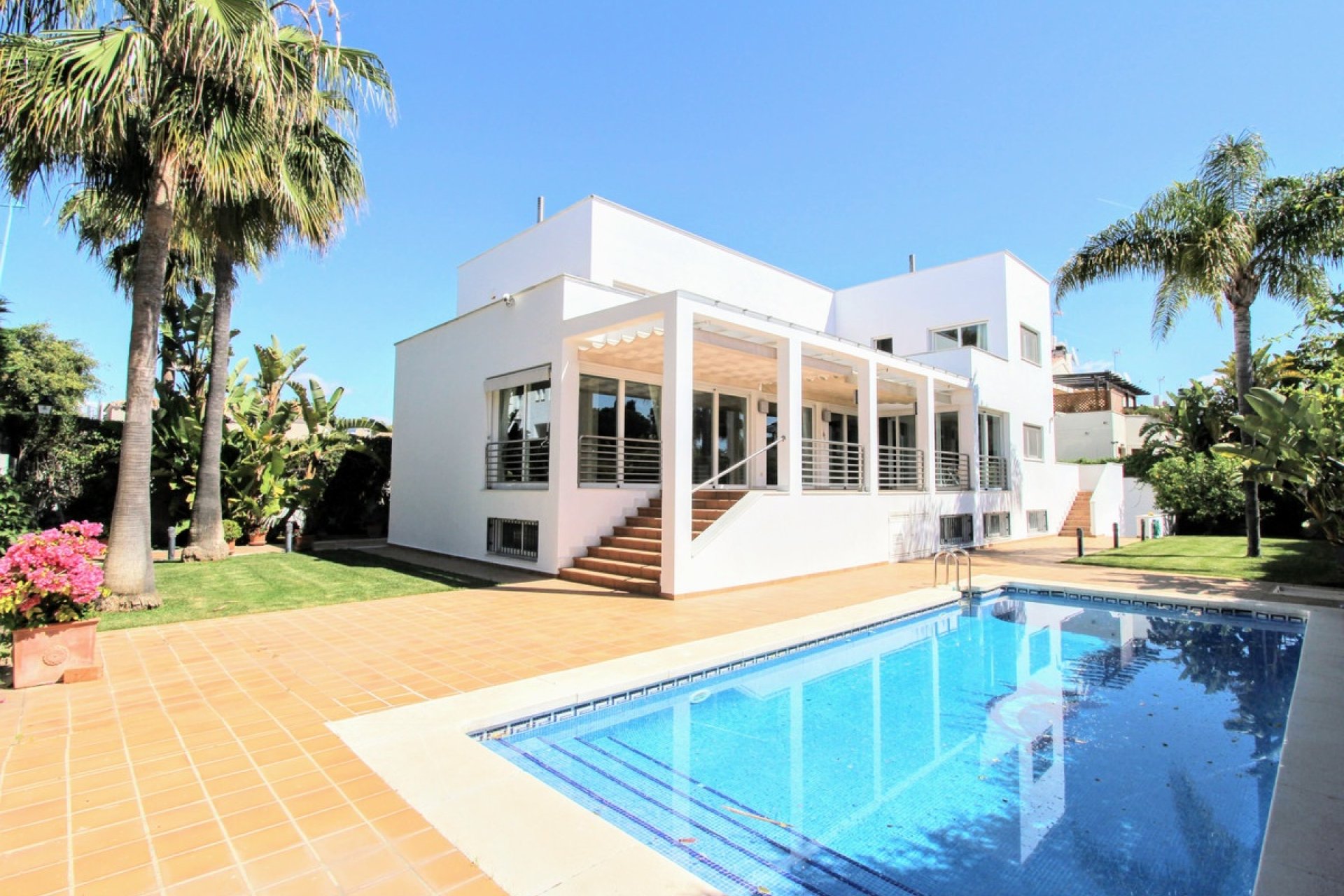 Resale - Villa - Marbella - San Pedro de Alcántara
