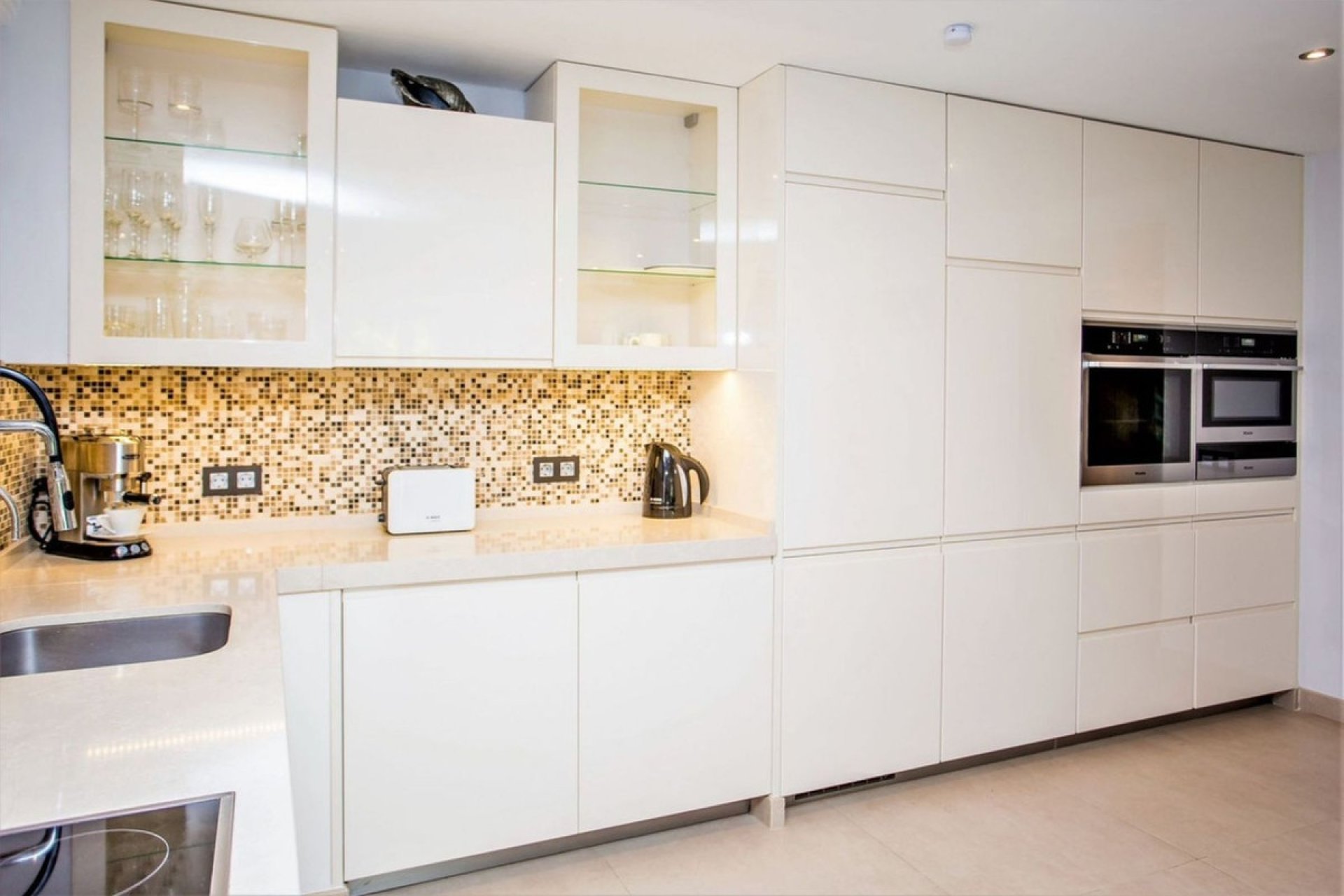 Resale - Villa - Marbella - San Pedro de Alcántara