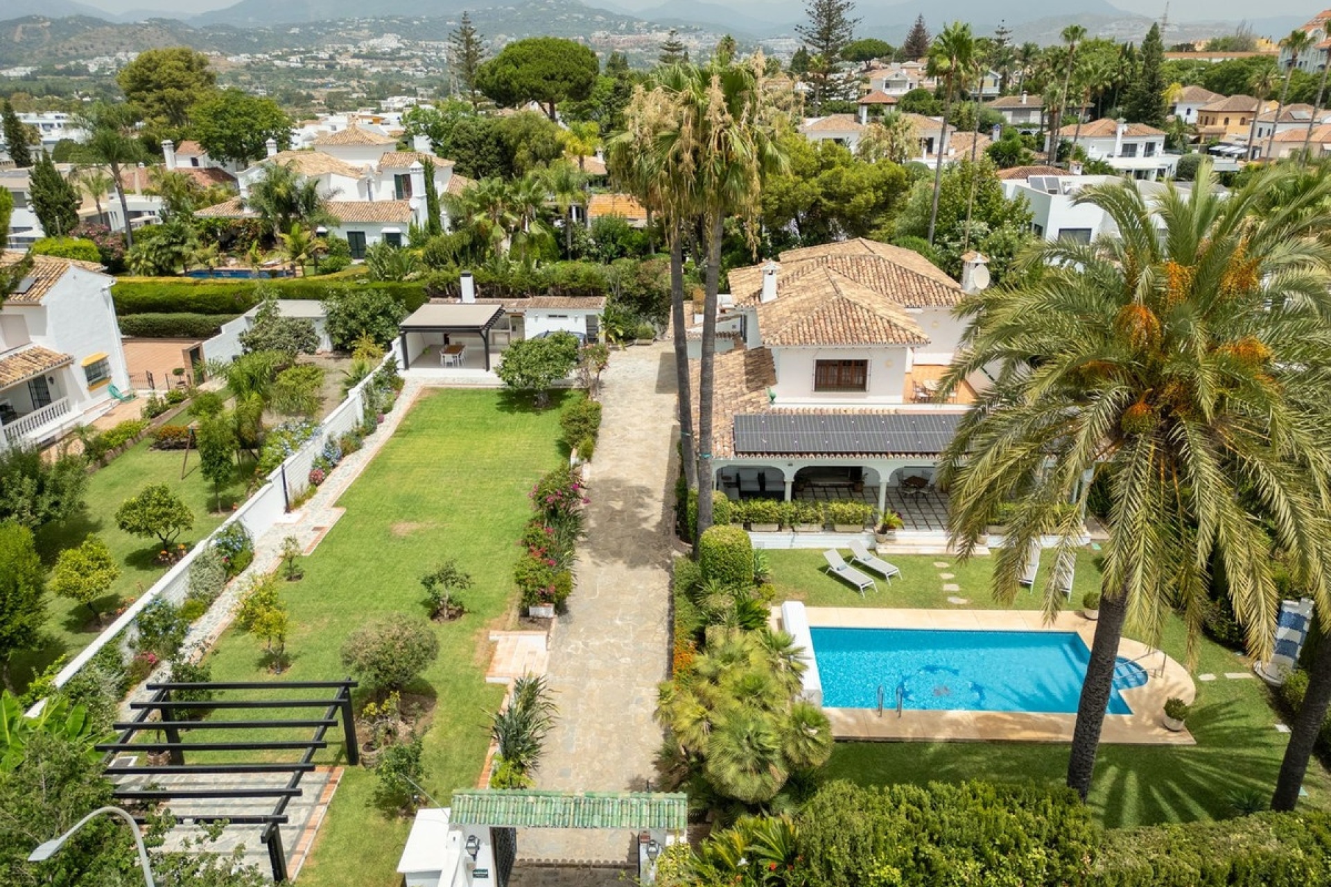 Resale - Villa - Marbella - San Pedro de Alcántara