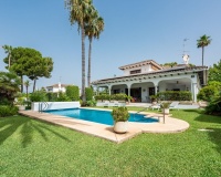 Resale - Villa - Marbella - San Pedro de Alcántara