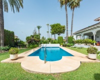 Resale - Villa - Marbella - San Pedro de Alcántara