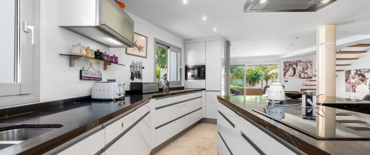 Resale - Villa - Marbella - San Pedro de Alcántara