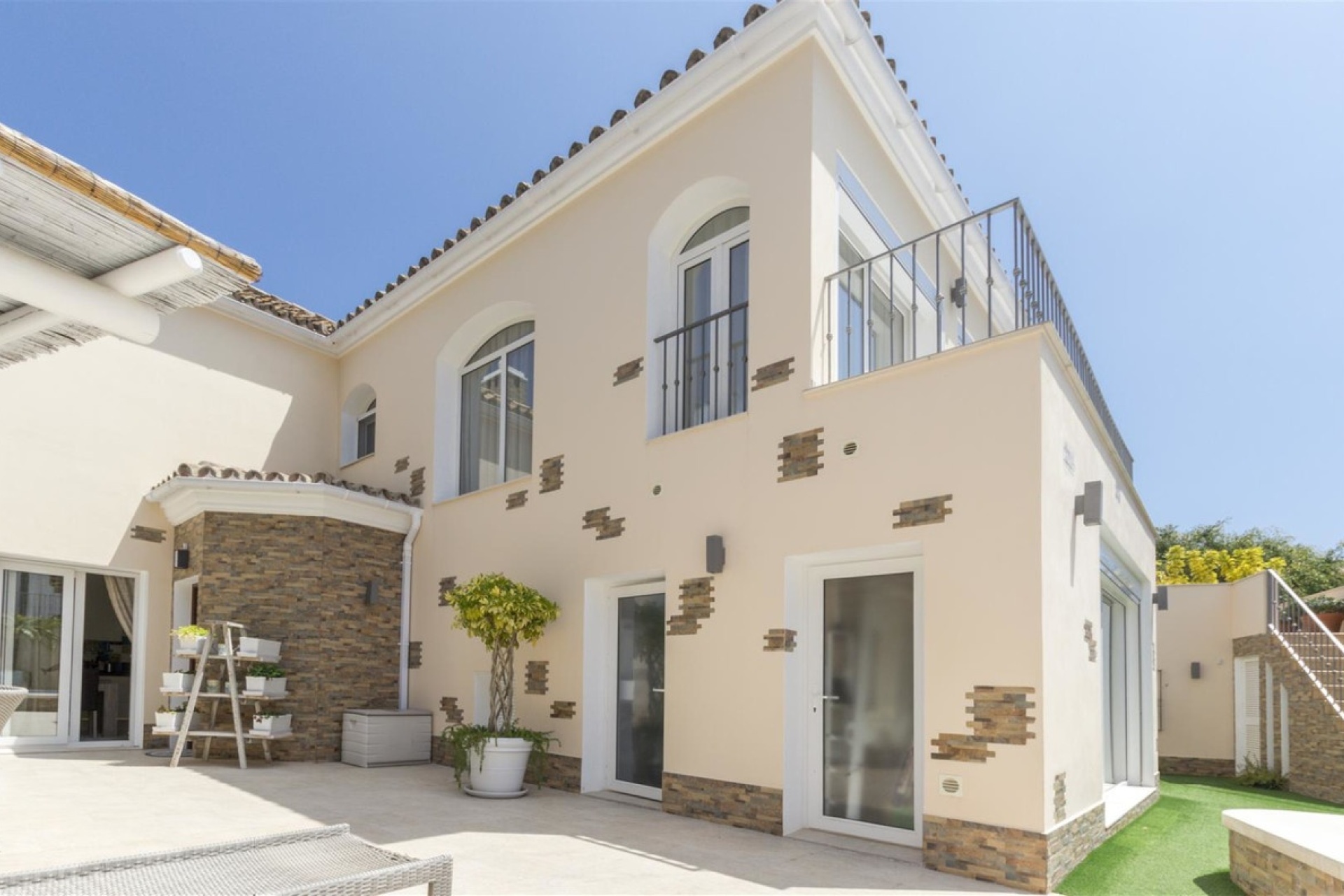 Resale - Villa - Marbella - San Pedro de Alcántara
