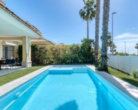 Resale - Villa - Marbella - Santa Clara