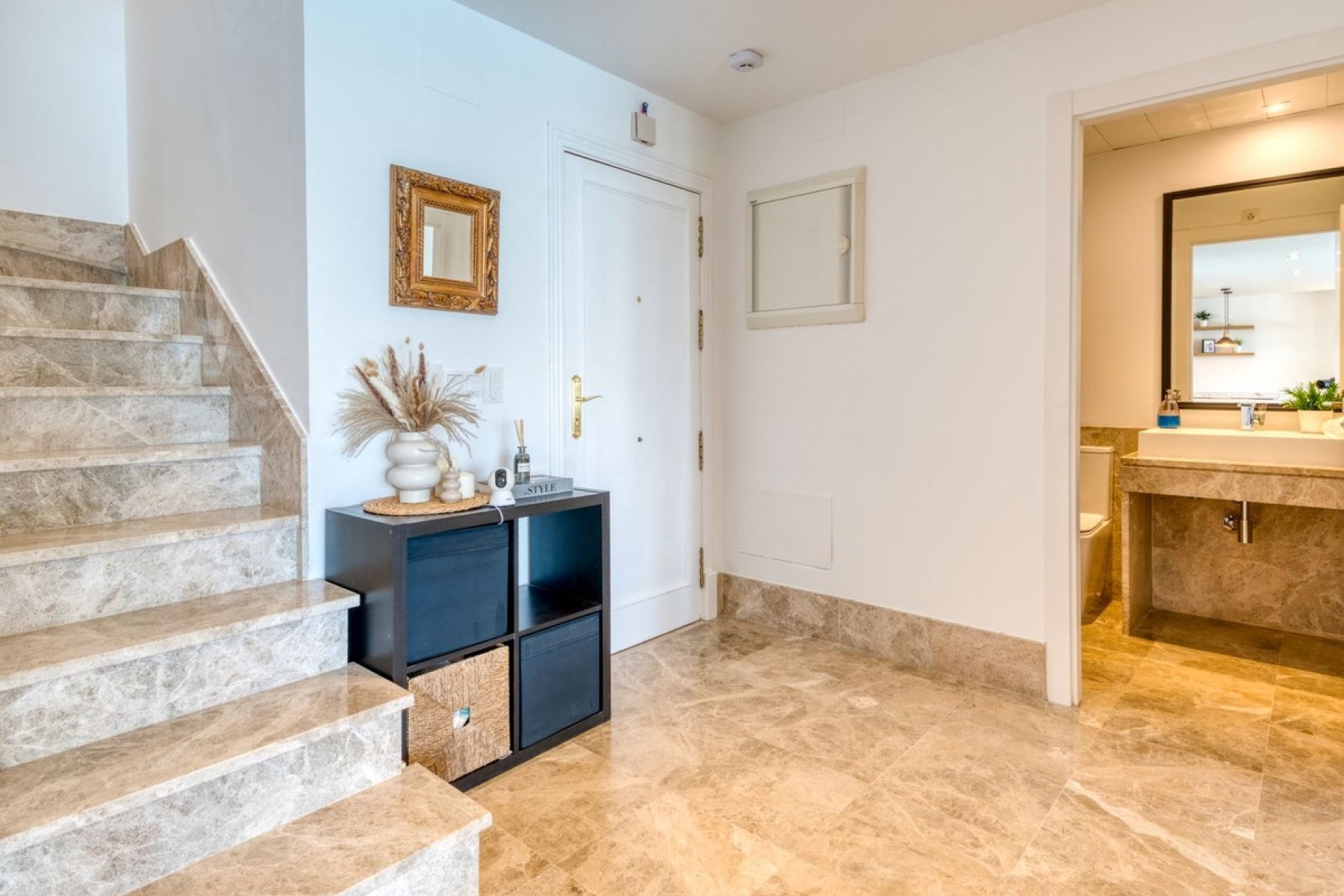 Resale - Villa - Marbella - Santa Clara
