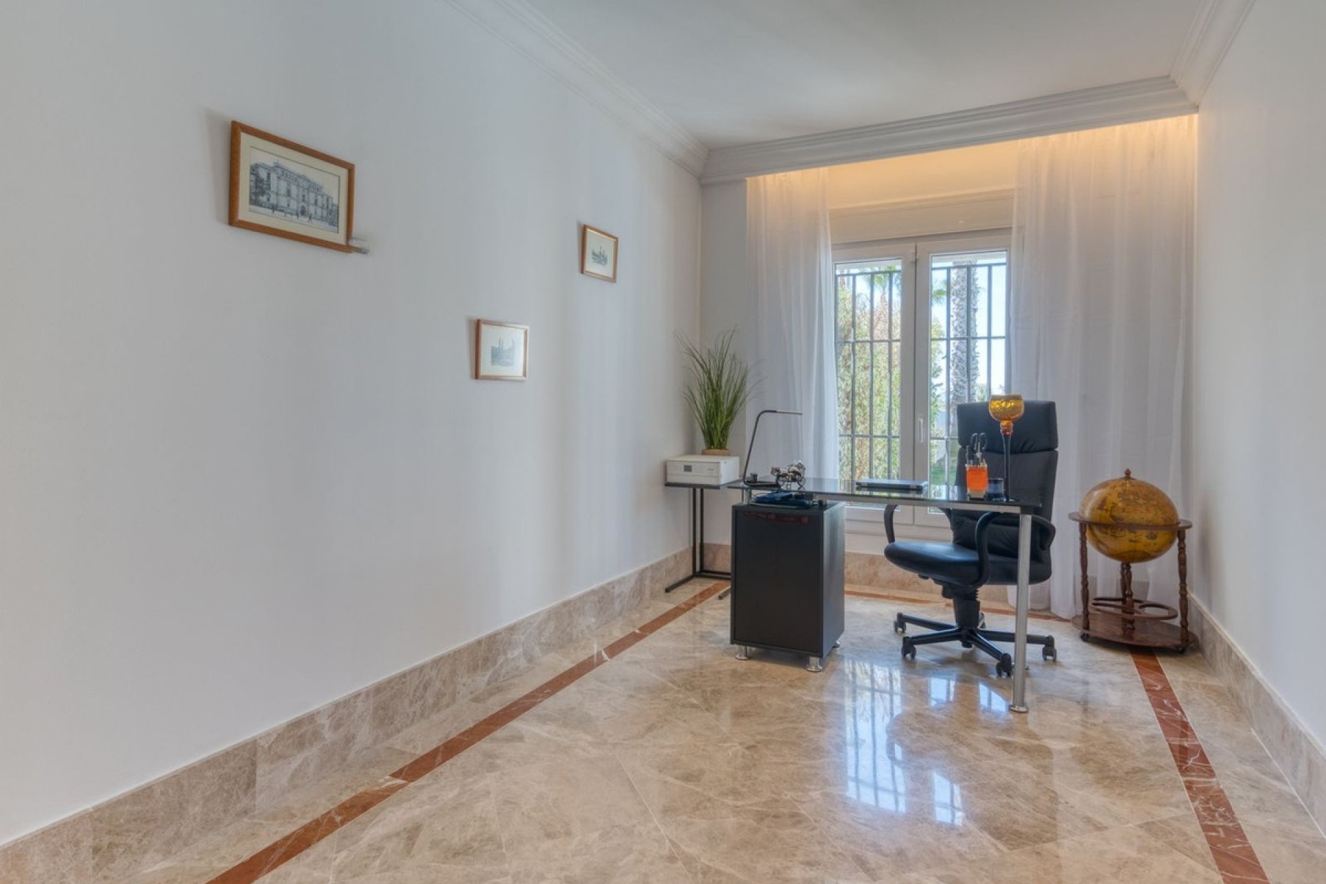 Resale - Villa - Marbella - Santa Clara