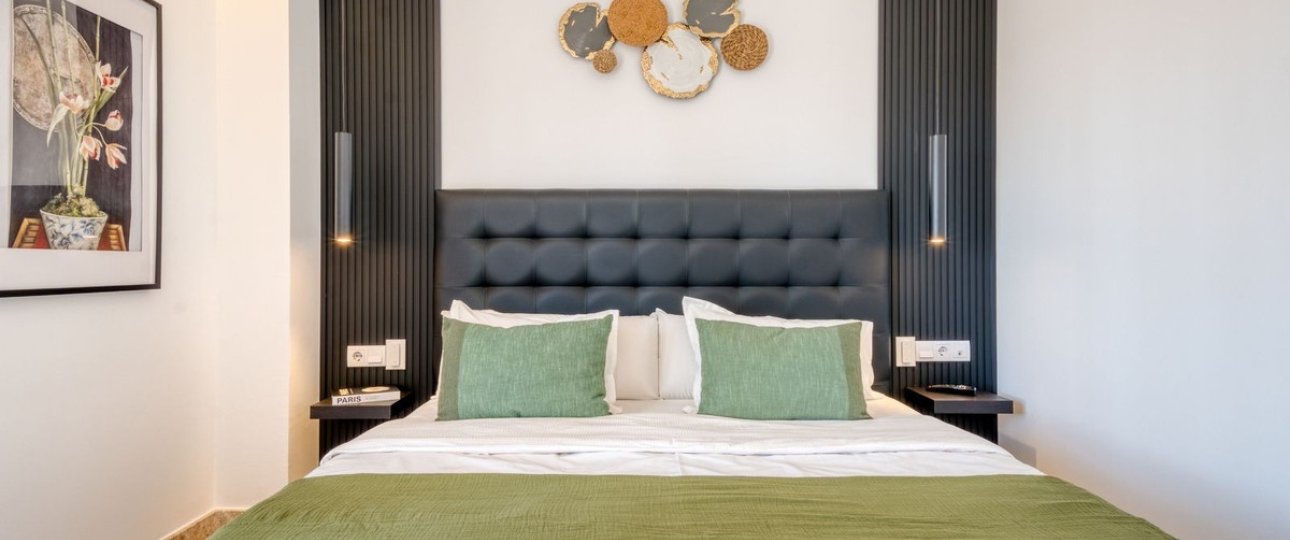 Resale - Villa - Marbella - Santa Clara