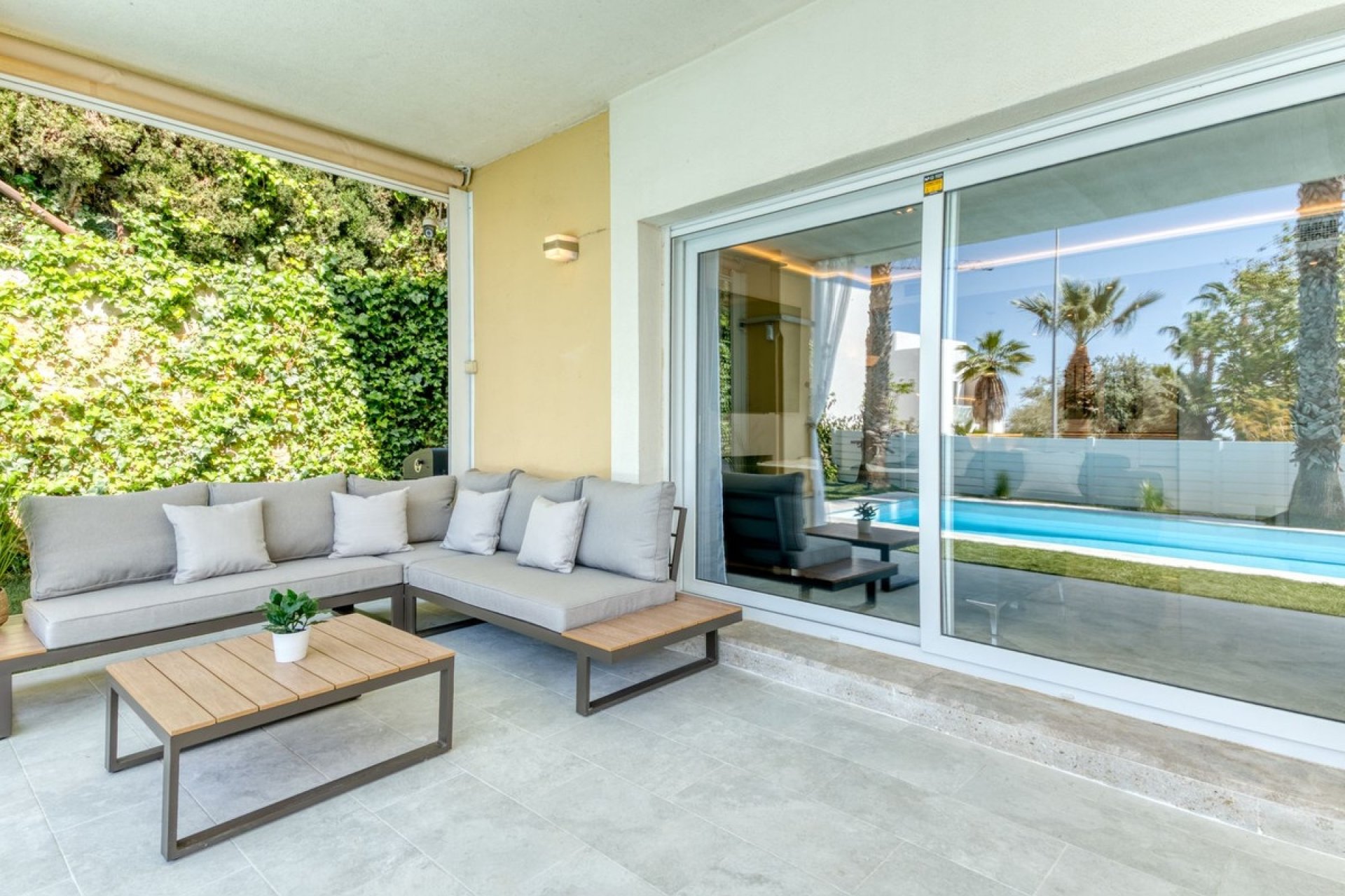 Resale - Villa - Marbella - Santa Clara